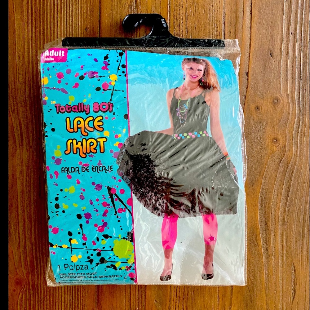 EUC Womens 80s Lace skirt